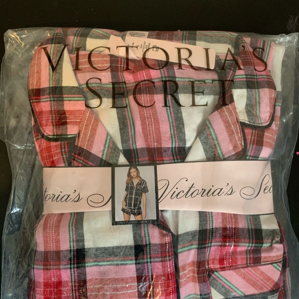 COPY - VS cropped flannel shorts PJ set NWT